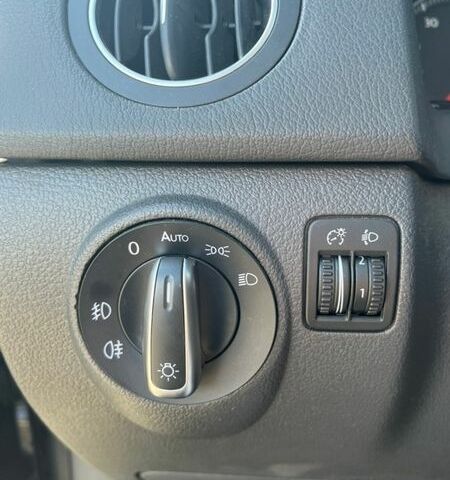 Черный Фольксваген Гольф Плюс, объемом двигателя 1.6 л и пробегом 161 тыс. км за 6700 $, фото 6 на Automoto.ua