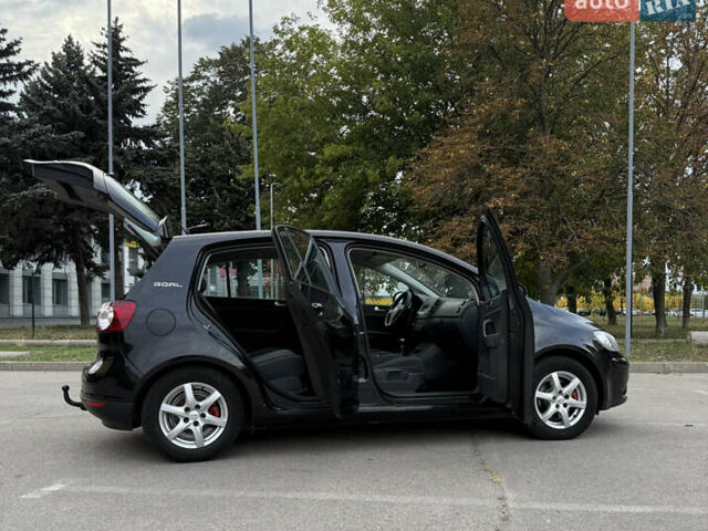 Черный Фольксваген Гольф Плюс, объемом двигателя 1.6 л и пробегом 190 тыс. км за 6900 $, фото 4 на Automoto.ua