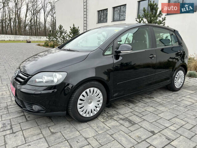 Черный Фольксваген Гольф Плюс, объемом двигателя 1.6 л и пробегом 249 тыс. км за 5850 $, фото 7 на Automoto.ua