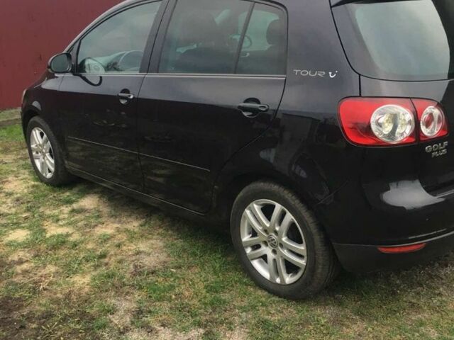 Черный Фольксваген Гольф Плюс, объемом двигателя 1.6 л и пробегом 249 тыс. км за 6800 $, фото 2 на Automoto.ua