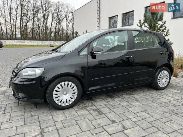 Черный Фольксваген Гольф Плюс, объемом двигателя 1.6 л и пробегом 249 тыс. км за 5850 $, фото 9 на Automoto.ua