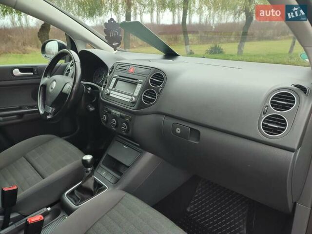 Черный Фольксваген Гольф Плюс, объемом двигателя 1.4 л и пробегом 129 тыс. км за 6499 $, фото 45 на Automoto.ua