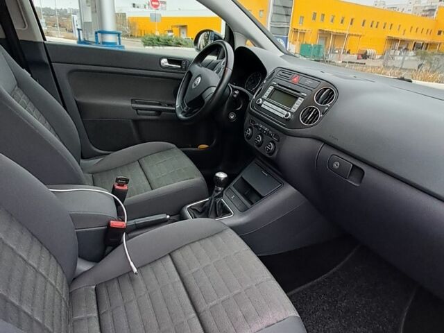 Черный Фольксваген Гольф Плюс, объемом двигателя 1.6 л и пробегом 192 тыс. км за 6850 $, фото 23 на Automoto.ua