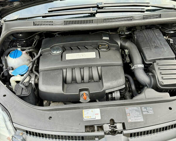 Черный Фольксваген Гольф Плюс, объемом двигателя 1.6 л и пробегом 190 тыс. км за 6900 $, фото 31 на Automoto.ua