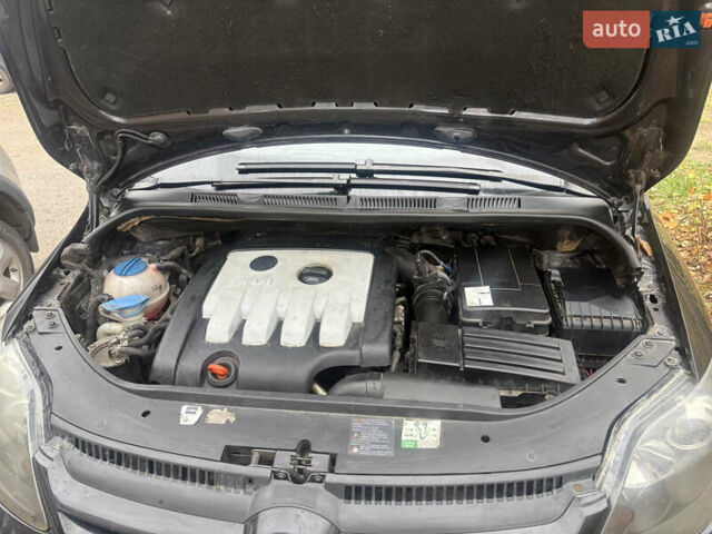 Черный Фольксваген Гольф Плюс, объемом двигателя 2 л и пробегом 207 тыс. км за 7500 $, фото 1 на Automoto.ua