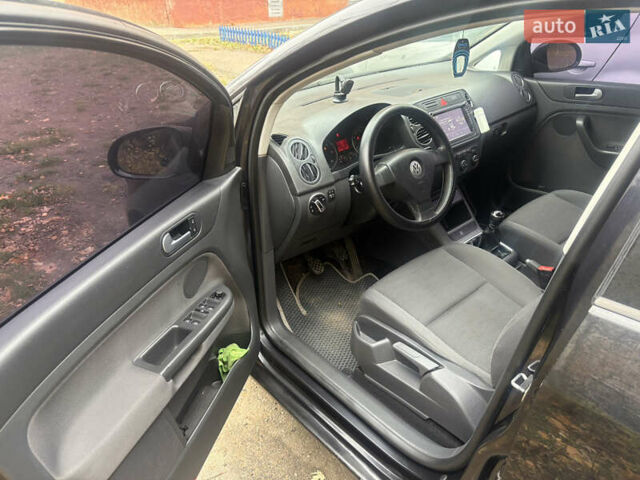 Черный Фольксваген Гольф Плюс, объемом двигателя 2 л и пробегом 207 тыс. км за 7500 $, фото 10 на Automoto.ua