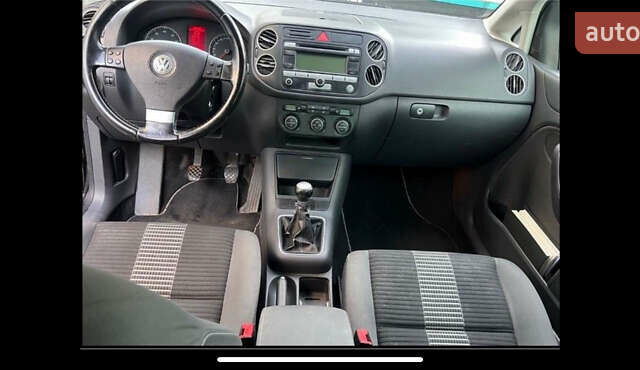 Черный Фольксваген Гольф Плюс, объемом двигателя 1.4 л и пробегом 200 тыс. км за 4799 $, фото 12 на Automoto.ua