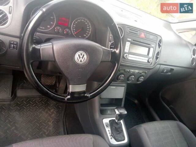 Черный Фольксваген Гольф Плюс, объемом двигателя 1.4 л и пробегом 203 тыс. км за 7500 $, фото 18 на Automoto.ua