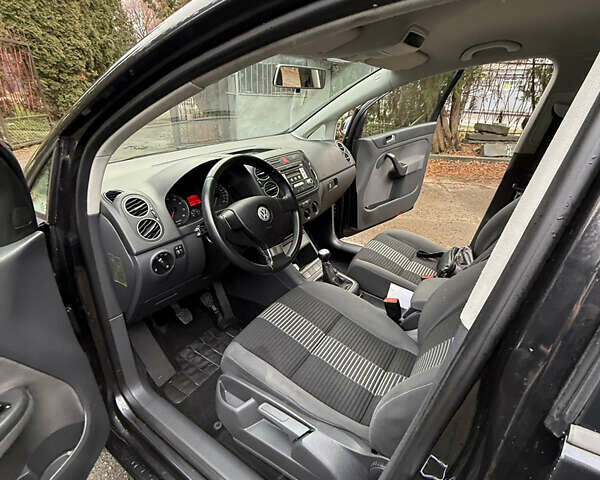 Черный Фольксваген Гольф Плюс, объемом двигателя 1.4 л и пробегом 238 тыс. км за 6200 $, фото 13 на Automoto.ua