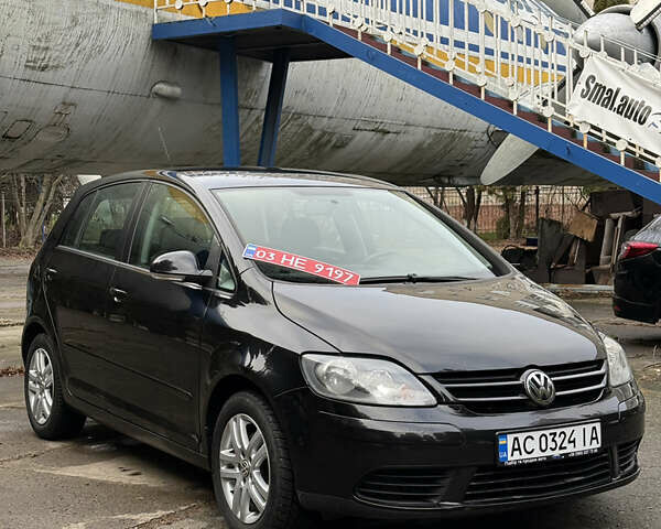 Черный Фольксваген Гольф Плюс, объемом двигателя 1.4 л и пробегом 238 тыс. км за 6200 $, фото 1 на Automoto.ua