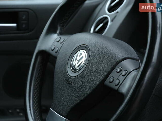Черный Фольксваген Гольф Плюс, объемом двигателя 1.39 л и пробегом 230 тыс. км за 7999 $, фото 32 на Automoto.ua