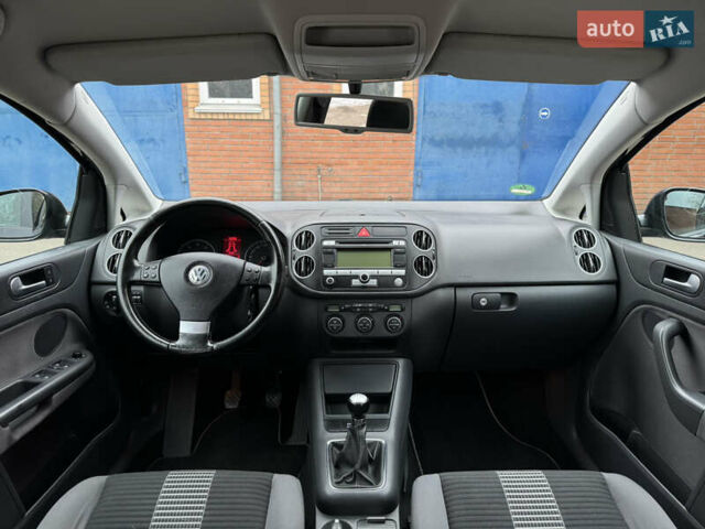 Черный Фольксваген Гольф Плюс, объемом двигателя 1.6 л и пробегом 157 тыс. км за 7199 $, фото 34 на Automoto.ua