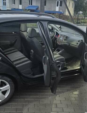 Черный Фольксваген Гольф Плюс, объемом двигателя 1.39 л и пробегом 206 тыс. км за 6700 $, фото 5 на Automoto.ua