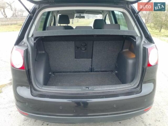 Черный Фольксваген Гольф Плюс, объемом двигателя 1.4 л и пробегом 205 тыс. км за 6300 $, фото 7 на Automoto.ua