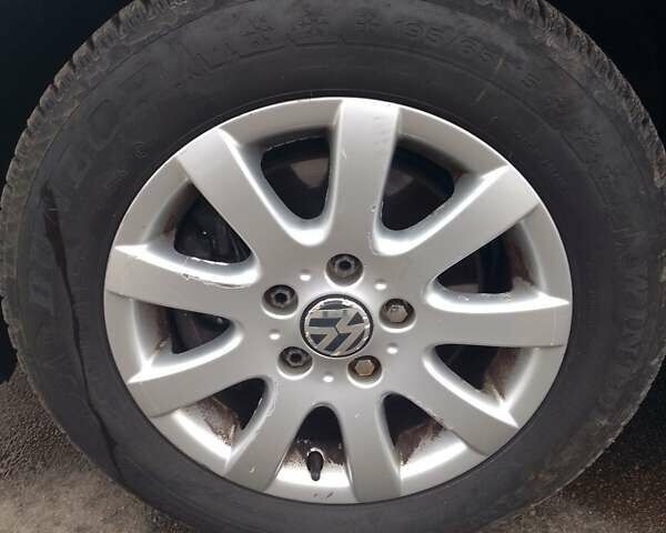 Черный Фольксваген Гольф Плюс, объемом двигателя 1.4 л и пробегом 262 тыс. км за 6700 $, фото 7 на Automoto.ua