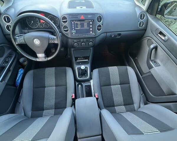 Черный Фольксваген Гольф Плюс, объемом двигателя 1.39 л и пробегом 206 тыс. км за 6800 $, фото 14 на Automoto.ua