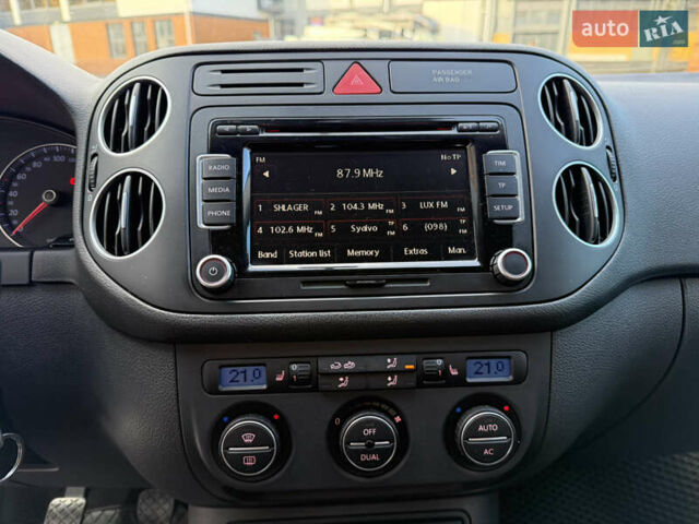 Черный Фольксваген Гольф Плюс, объемом двигателя 2 л и пробегом 240 тыс. км за 7350 $, фото 53 на Automoto.ua