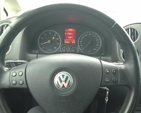 Черный Фольксваген Гольф Плюс, объемом двигателя 1.4 л и пробегом 262 тыс. км за 6700 $, фото 15 на Automoto.ua