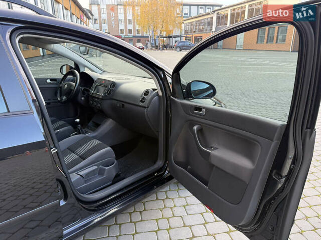 Чорний Фольксваген Golf Plus, об'ємом двигуна 2 л та пробігом 240 тис. км за 7450 $, фото 27 на Automoto.ua
