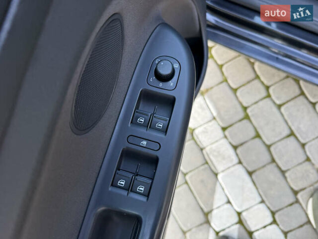 Черный Фольксваген Гольф Плюс, объемом двигателя 2 л и пробегом 240 тыс. км за 7350 $, фото 21 на Automoto.ua