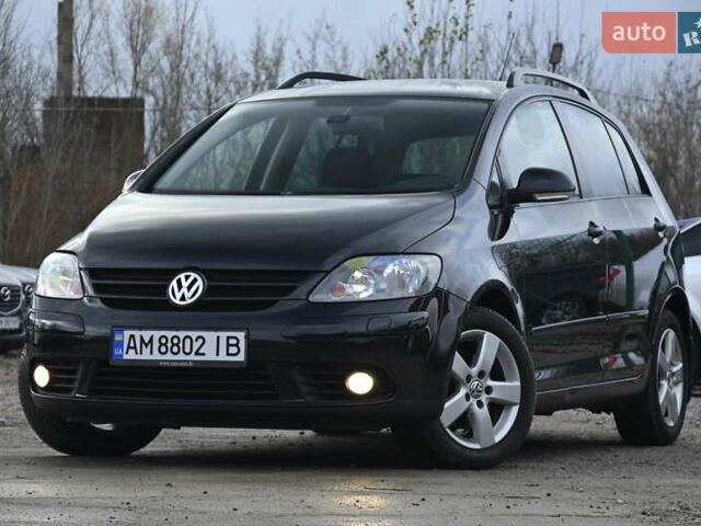 Черный Фольксваген Гольф Плюс, объемом двигателя 1.39 л и пробегом 230 тыс. км за 7999 $, фото 6 на Automoto.ua
