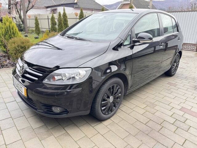 Черный Фольксваген Гольф Плюс, объемом двигателя 1.4 л и пробегом 222 тыс. км за 5999 $, фото 2 на Automoto.ua