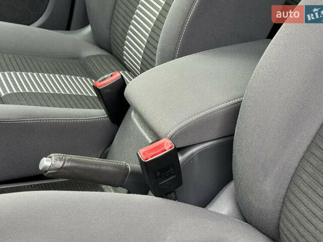 Чорний Фольксваген Golf Plus, об'ємом двигуна 1.6 л та пробігом 209 тис. км за 6999 $, фото 27 на Automoto.ua