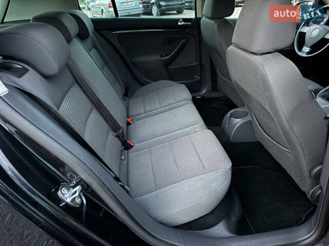 Черный Фольксваген Гольф Плюс, объемом двигателя 1.4 л и пробегом 220 тыс. км за 6290 $, фото 21 на Automoto.ua