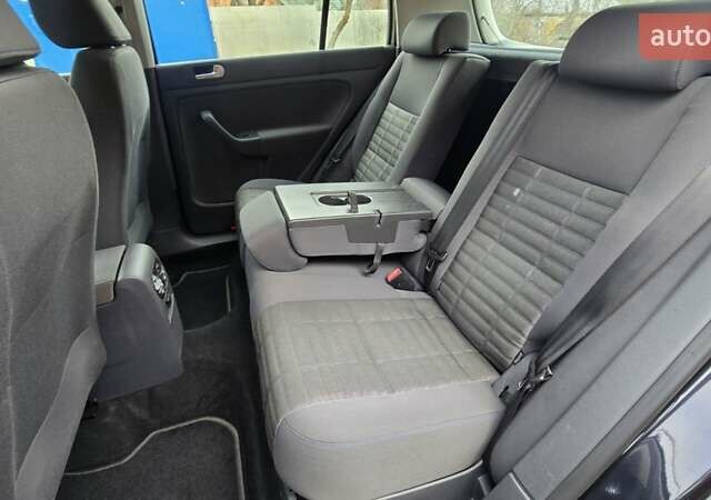 Черный Фольксваген Гольф Плюс, объемом двигателя 1.6 л и пробегом 233 тыс. км за 8699 $, фото 57 на Automoto.ua