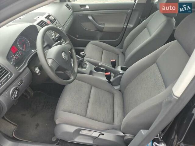 Черный Фольксваген Гольф Плюс, объемом двигателя 1.6 л и пробегом 212 тыс. км за 6999 $, фото 20 на Automoto.ua