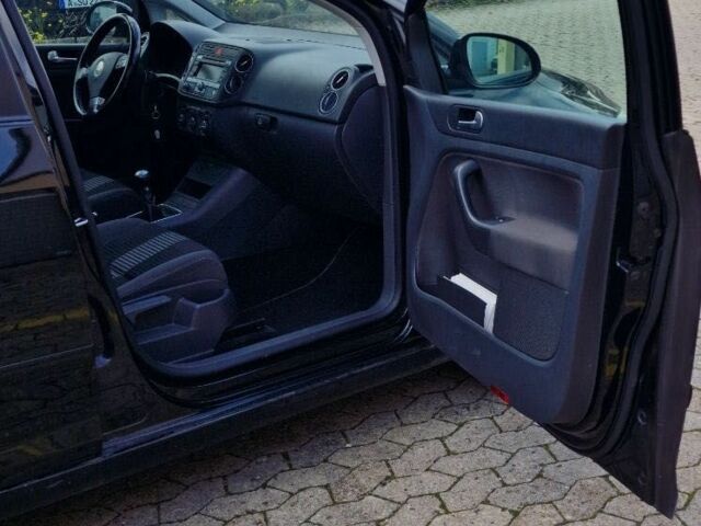 Черный Фольксваген Гольф Плюс, объемом двигателя 1.4 л и пробегом 2 тыс. км за 4799 $, фото 5 на Automoto.ua