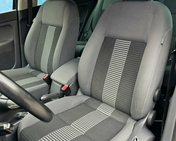 Чорний Фольксваген Golf Plus, об'ємом двигуна 1.6 л та пробігом 209 тис. км за 6999 $, фото 26 на Automoto.ua