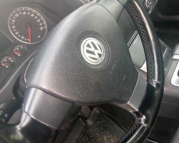 Черный Фольксваген Гольф Плюс, объемом двигателя 1.4 л и пробегом 203 тыс. км за 7500 $, фото 7 на Automoto.ua