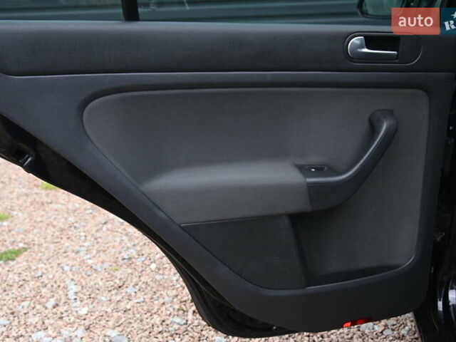 Черный Фольксваген Гольф Плюс, объемом двигателя 1.39 л и пробегом 230 тыс. км за 7999 $, фото 23 на Automoto.ua