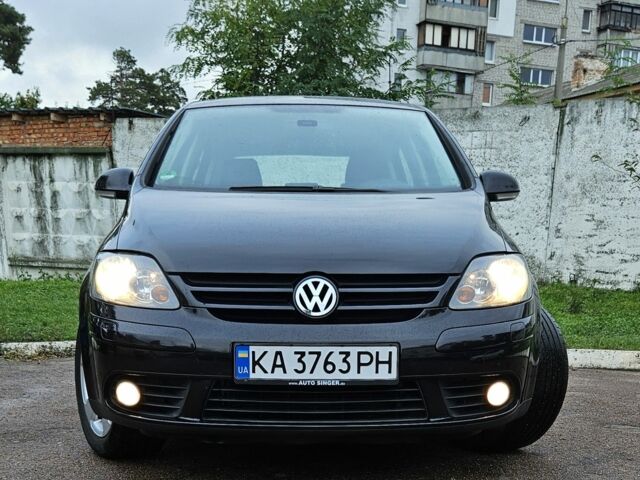 Черный Фольксваген Гольф Плюс, объемом двигателя 1.4 л и пробегом 150 тыс. км за 6500 $, фото 4 на Automoto.ua