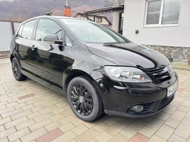 Черный Фольксваген Гольф Плюс, объемом двигателя 1.4 л и пробегом 222 тыс. км за 5999 $, фото 1 на Automoto.ua