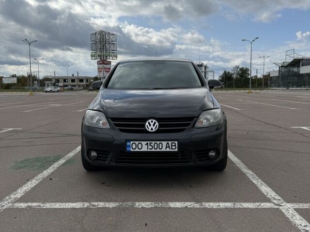 Черный Фольксваген Гольф Плюс, объемом двигателя 1.6 л и пробегом 183 тыс. км за 5950 $, фото 4 на Automoto.ua