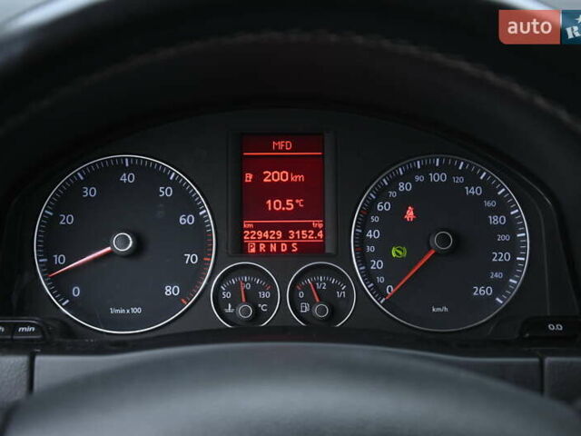 Черный Фольксваген Гольф Плюс, объемом двигателя 1.39 л и пробегом 230 тыс. км за 7999 $, фото 20 на Automoto.ua