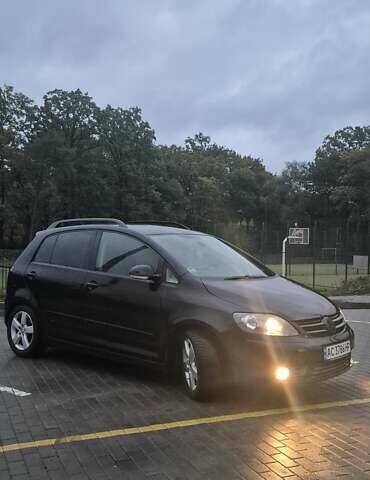 Черный Фольксваген Гольф Плюс, объемом двигателя 1.39 л и пробегом 206 тыс. км за 6700 $, фото 2 на Automoto.ua