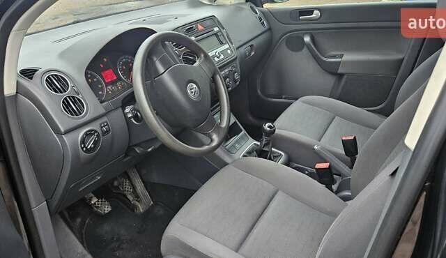 Черный Фольксваген Гольф Плюс, объемом двигателя 1.39 л и пробегом 150 тыс. км за 6300 $, фото 3 на Automoto.ua