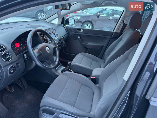 Черный Фольксваген Гольф Плюс, объемом двигателя 1.4 л и пробегом 177 тыс. км за 5900 $, фото 7 на Automoto.ua