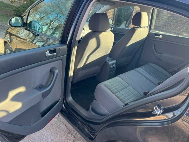 Черный Фольксваген Гольф Плюс, объемом двигателя 1.6 л и пробегом 186 тыс. км за 5700 $, фото 12 на Automoto.ua