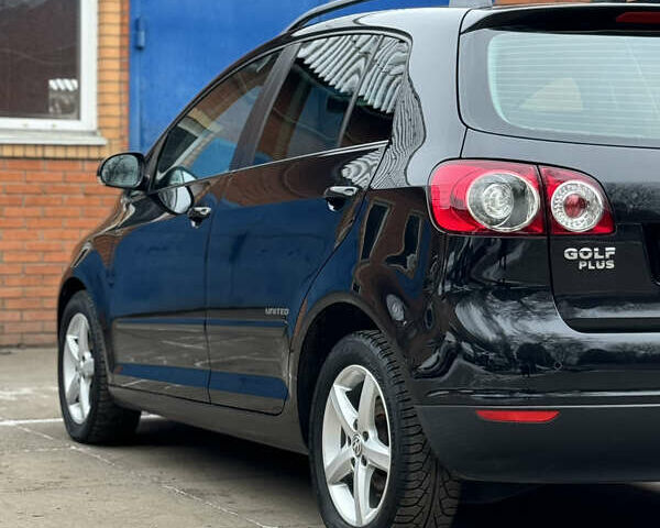 Черный Фольксваген Гольф Плюс, объемом двигателя 1.6 л и пробегом 157 тыс. км за 7199 $, фото 12 на Automoto.ua