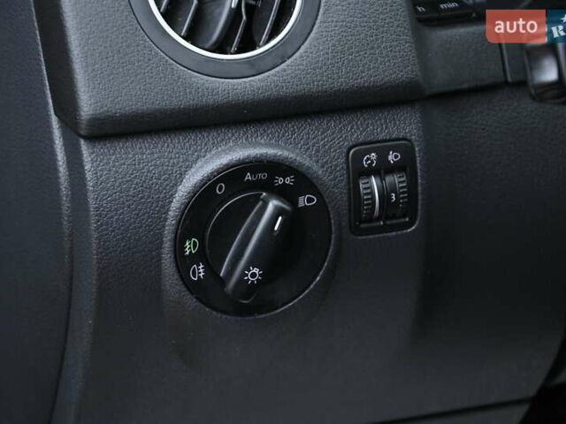 Черный Фольксваген Гольф Плюс, объемом двигателя 1.39 л и пробегом 230 тыс. км за 7999 $, фото 19 на Automoto.ua