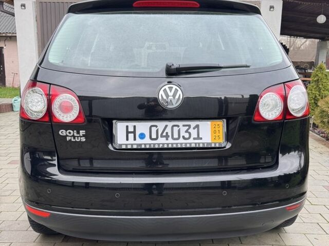 Черный Фольксваген Гольф Плюс, объемом двигателя 1.4 л и пробегом 222 тыс. км за 5999 $, фото 5 на Automoto.ua