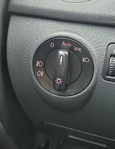 Черный Фольксваген Гольф Плюс, объемом двигателя 1.39 л и пробегом 150 тыс. км за 6300 $, фото 9 на Automoto.ua