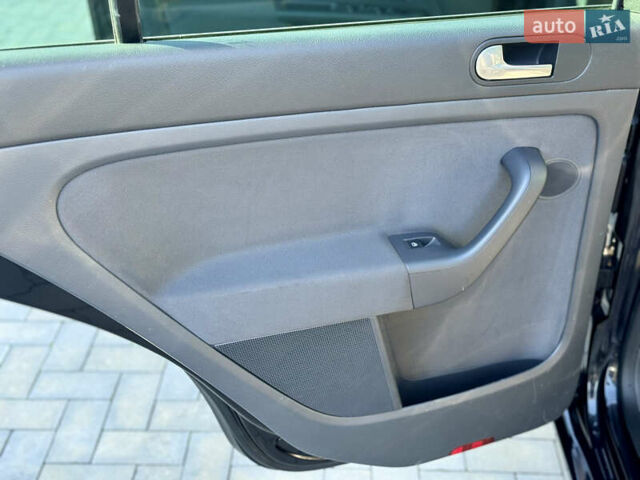 Черный Фольксваген Гольф Плюс, объемом двигателя 1.4 л и пробегом 154 тыс. км за 6100 $, фото 17 на Automoto.ua