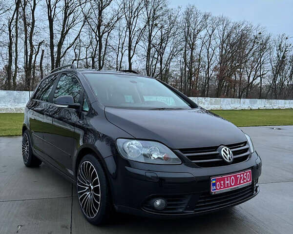 Черный Фольксваген Гольф Плюс, объемом двигателя 1.4 л и пробегом 181 тыс. км за 6400 $, фото 5 на Automoto.ua