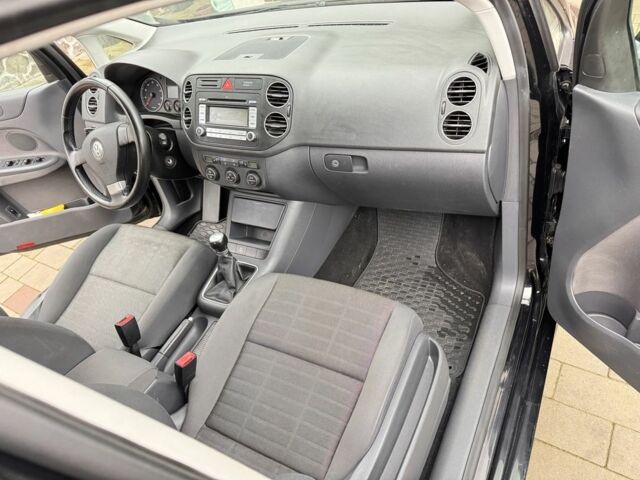 Черный Фольксваген Гольф Плюс, объемом двигателя 1.4 л и пробегом 222 тыс. км за 5999 $, фото 7 на Automoto.ua