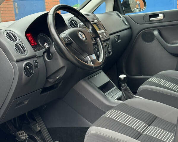 Черный Фольксваген Гольф Плюс, объемом двигателя 1.6 л и пробегом 157 тыс. км за 7199 $, фото 24 на Automoto.ua